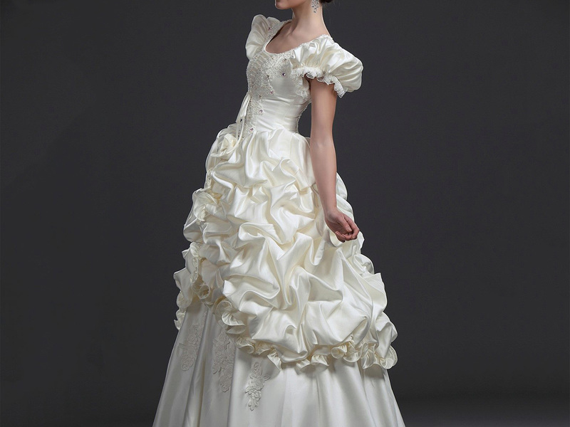 Платье на свадьбу рукава фонарики с рюшами