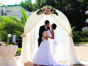 Как создать свадебную арку